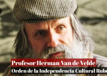 Orden de la Independencia Cultural Rubén Darío a educador Herman Van de Velde
