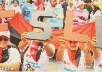 Mujer – Revolución de Amores [Poema]