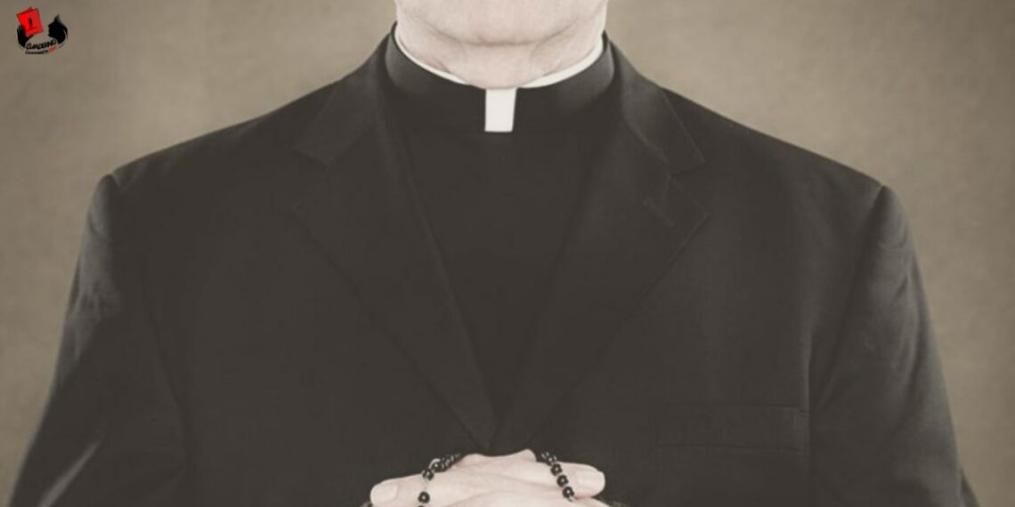 Los falsos y los verdaderos sacerdotes