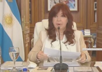 Cristina Fernández de Kirchner denuncia persecución judicial en su contra