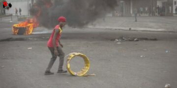 Haitianos protestan ante alza del precio del combustible