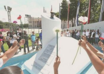 Una flor para Carlos, a 46 años de su paso a la inmortalidad