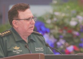 Comandante Julio César Avilés en XXVII Promoción de Oficiales del Centro Superior de Estudios Militares