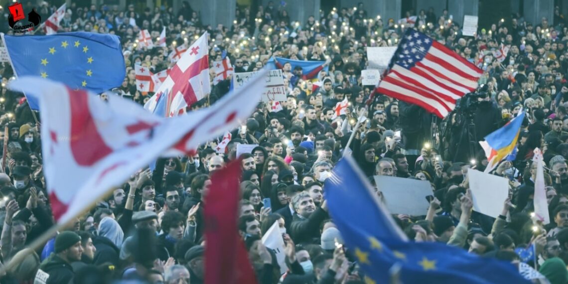 Los revolucionarios ¿con las banderas de Estados Unidos?