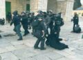 Policía de Israel asalta Mezquita Al-Aqsa por segundo día