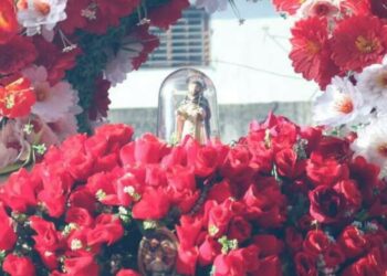 Pueblos originarios y tradiciones por Santo Domingo en Managua