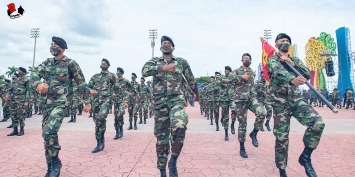 Saludo del Presidente y la Vicepresidenta al Ejército de Nicaragua