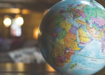 Democracia y relaciones internacionales hacia la  descolonización definitiva