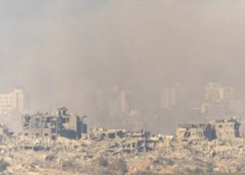 Pacientes y personal médico abandonan el hospital de Al Shifa en Palestina