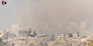 Pacientes y personal médico abandonan el hospital de Al Shifa en Palestina