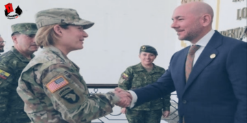 Jefa de Comando Sur se reúne con ministro de Defensa de Ecuador