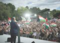 El primer ministro de Hungría, Viktor Orbán, calificó a la Unión Europea como «un tren proguera sin frenos, y con un maquinista enloquecido»