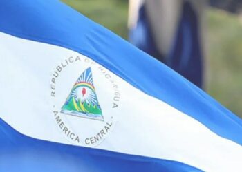 ¡Vamos adelante! ¡Siempre Más Allá!