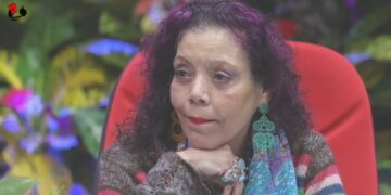 Compañera Rosario después del Acto en Conmemoración del 44 Aniversario de la Fuerza Naval