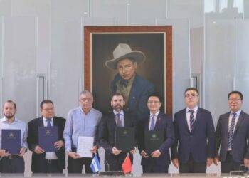 Nicaragua y China firmaron contratos para el Proyecto Solar ENESOLAR 3 en Masaya