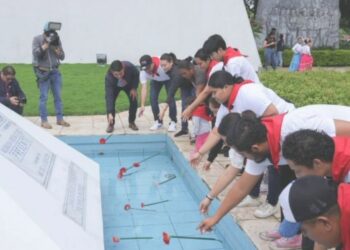 Juventud Sandinista rinde homenaje a Héroes y Mártires de la Patria en el Día de los Santos y Fieles Difuntos