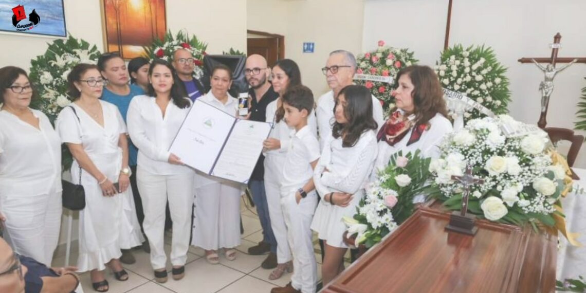 Entregan de manera póstuma Orden de la Independencia Cultural Rubén Darío a la compañera Maira Reyes