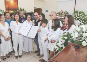 Entregan de manera póstuma Orden de la Independencia Cultural Rubén Darío a la compañera Maira Reyes