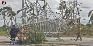 Cuba restaura servicios esenciales tras el paso del huracán Rafael