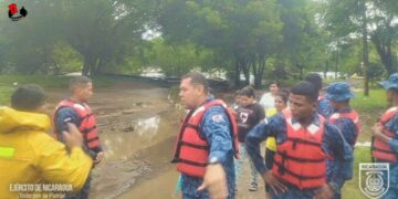 Ejército de Nicaragua toma medidas de prevención y evacúa a familias de la comunidad El Tamarindo