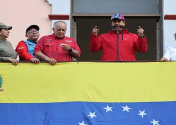 Presidente Maduro afirmó que Venezuela se prepara «permanentemente» para la lucha por la democracia