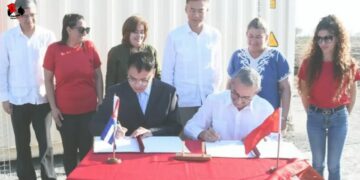 China entrega a Cuba primer lote de donativos para proyecto de parques fotovoltaicos