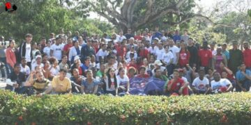 Presidente Miguel Díaz-Canel insta a los jóvenes a trabajar para proteger la Revolución