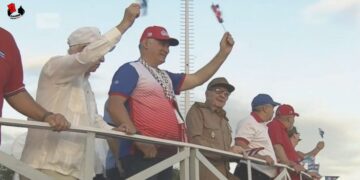 Raúl y Díaz-Canel encabezan desfile por el Día de los Trabajadores