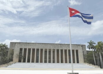 Autoridades cubanas detienen a 10 panameños financiados para atentar contra la nación